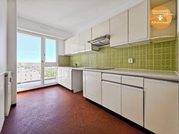 Vente                                                      Appartement
                        
                     4 pièces                      78 m2                     à Évry-Courcouronnes