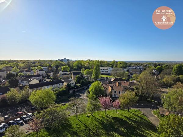 Vente                                                      Appartement
                        
                     4 pièces                      78 m2                     à Évry-Courcouronnes