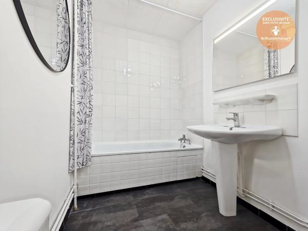 Vente                                                      Appartement
                        
                     4 pièces                      78 m2                     à Évry-Courcouronnes