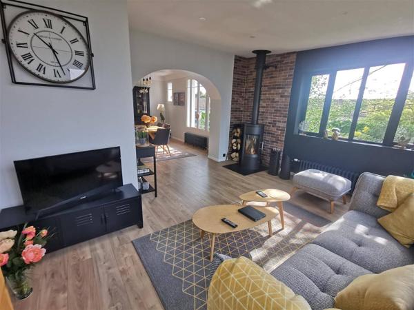 Meulière de charme, proche RER E !