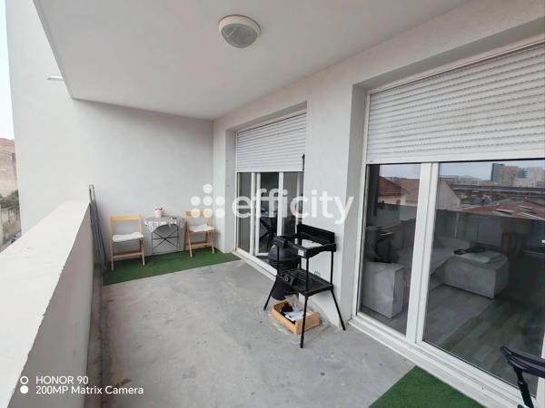 Appartement
         2 pièces
        - 48 m² 110 000 € *