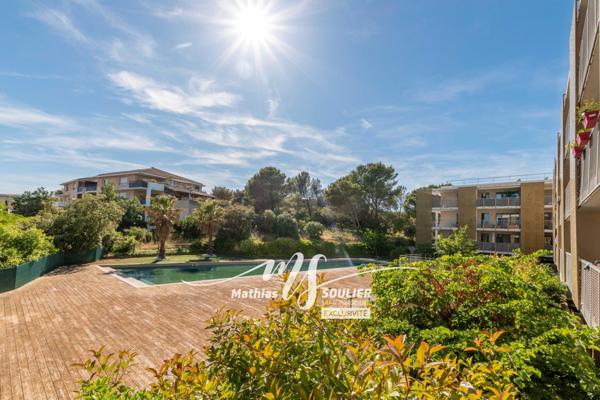 T2 de 36 m² avec terrasse et piscine - La Duranne