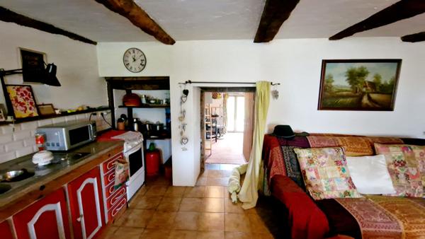 MORBIHAN - Proche Menéac- Maison 1 chambre avec grand jardin, bûcher, atelier (interieur) et dépendance. Grand grenier à aménager