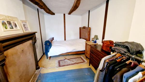 MORBIHAN - Proche Menéac- Maison 1 chambre avec grand jardin, bûcher, atelier (interieur) et dépendance. Grand grenier à aménager