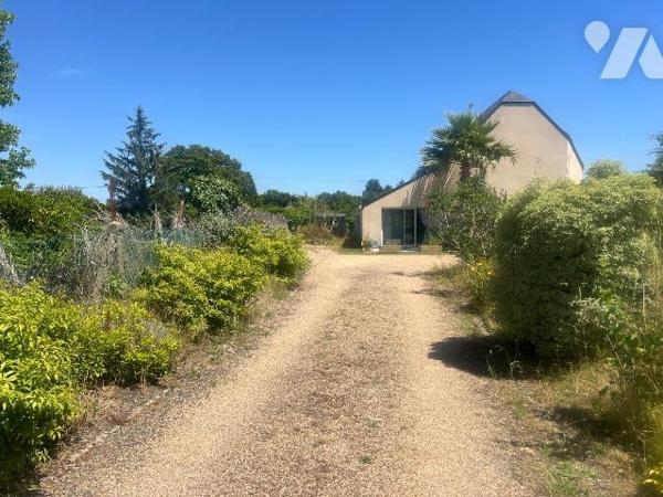 A VENDRE - GUERANDE - PROCHE LA BAULE - BELLE MAISON 4/5 CHAMBRES 136m²
Dans secteur calme et ...