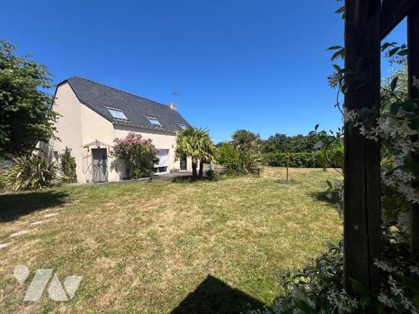 A VENDRE - GUERANDE - PROCHE LA BAULE - BELLE MAISON 4/5 CHAMBRES 136m²
Dans secteur calme et ...