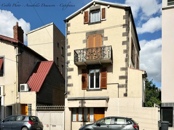 CLERMONT-FERRAND - ENSEMBLE IMMOBILIER DE DEUX MAISONS – GARAGE – COUR PRIVÉE – FORTE RENTABILITÉ