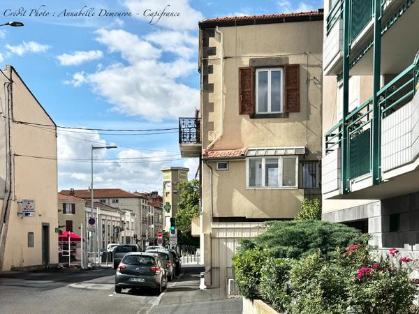 CLERMONT-FERRAND - ENSEMBLE IMMOBILIER DE DEUX MAISONS – GARAGE – COUR PRIVÉE – FORTE RENTABILITÉ