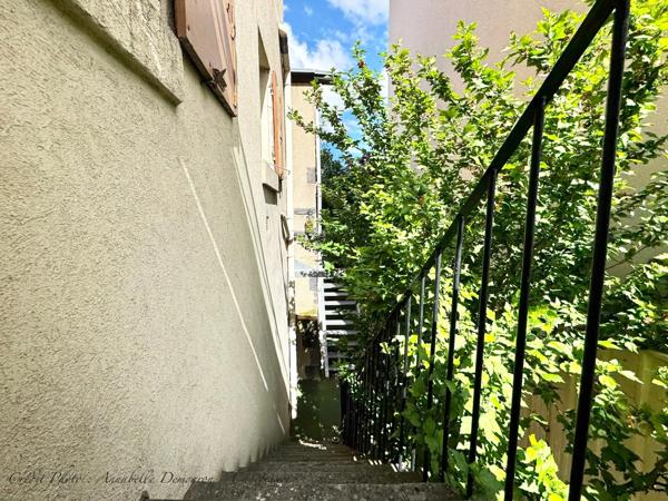 CLERMONT-FERRAND - ENSEMBLE IMMOBILIER DE DEUX MAISONS – GARAGE – COUR PRIVÉE – FORTE RENTABILITÉ