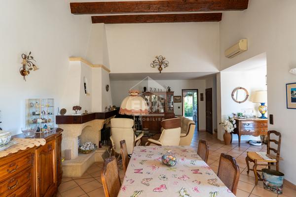 Maison Bouc Bel Air 5 pièce(s) 195 m2