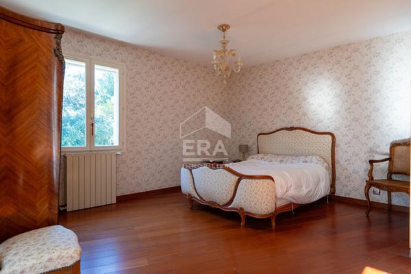 Maison Bouc Bel Air 5 pièce(s) 195 m2