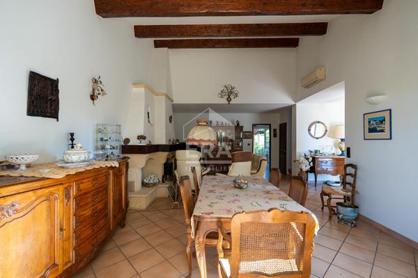 Maison Bouc Bel Air 5 pièce(s) 195 m2