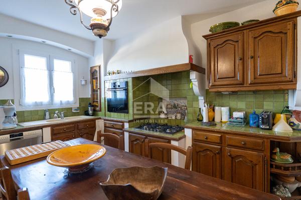 Maison Bouc Bel Air 5 pièce(s) 195 m2