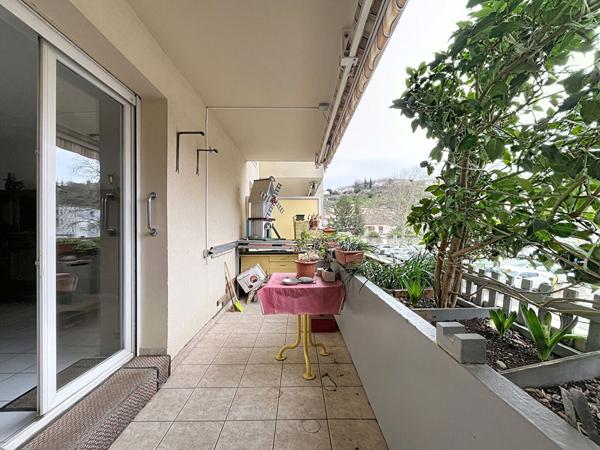 APPARTEMENT T4 DE 81 M² AVEC 3 CHAMBRES A PROXIMITE DES COMMODITES