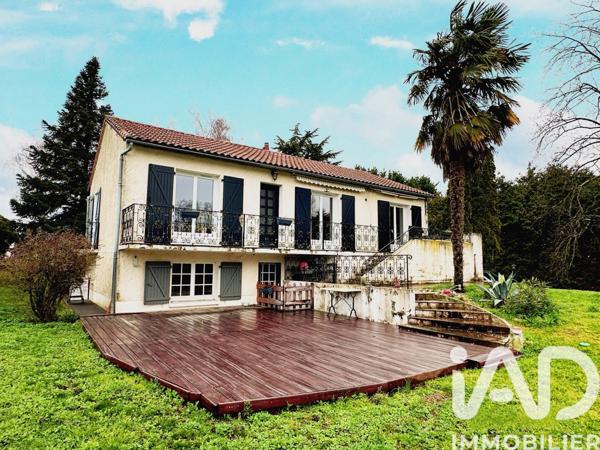 Maison à vendre 8 pièces 175 m² Sauzé-Vaussais