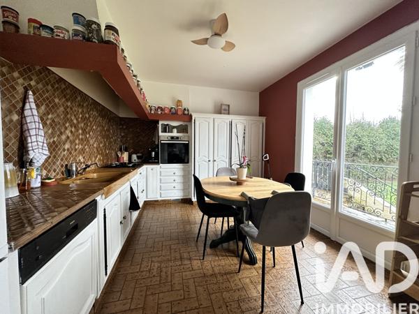 Maison à vendre 8 pièces 175 m² Sauzé-Vaussais