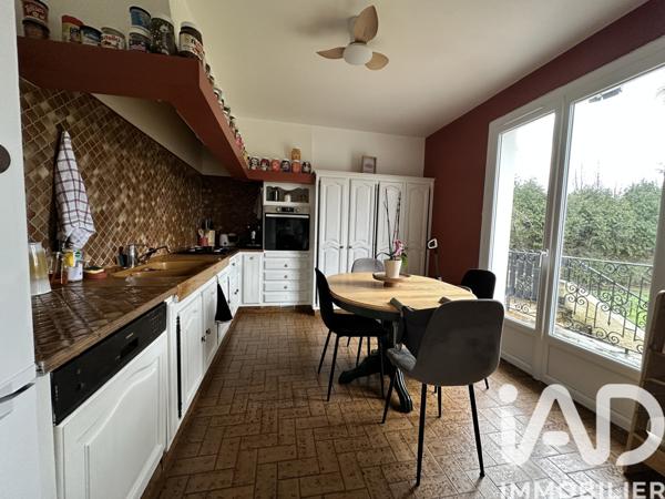 Maison à vendre 8 pièces 175 m² Sauzé-Vaussais