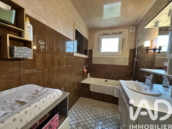 Maison à vendre 8 pièces 175 m² Sauzé-Vaussais