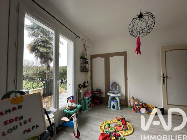 Maison à vendre 8 pièces 175 m² Sauzé-Vaussais