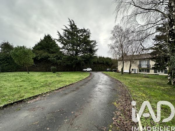 Maison à vendre 8 pièces 175 m² Sauzé-Vaussais