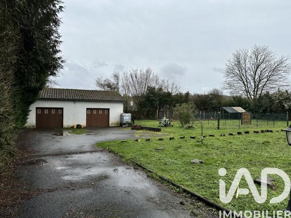 Maison à vendre 8 pièces 175 m² Sauzé-Vaussais