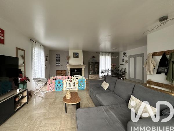 Maison à vendre 8 pièces 175 m² Sauzé-Vaussais
