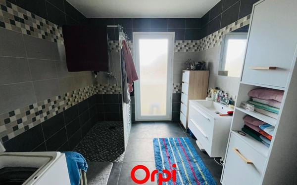 Appartement à vendre    3 pièces • 65,82 m2 Beaurepaire