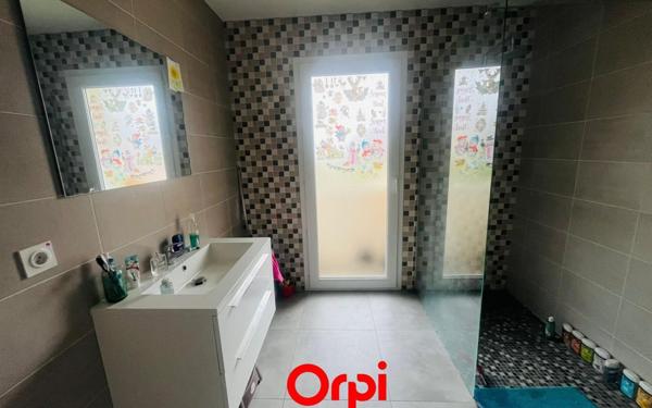 Appartement à vendre    3 pièces • 65,82 m2 Beaurepaire