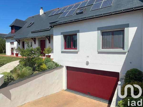 Maison 8 pièces de 220 m² à Cantenay-Épinard (49460)