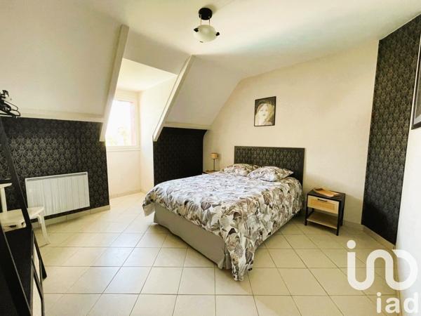 Maison 8 pièces de 220 m² à Cantenay-Épinard (49460)