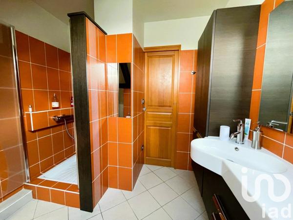 Maison 8 pièces de 220 m² à Cantenay-Épinard (49460)