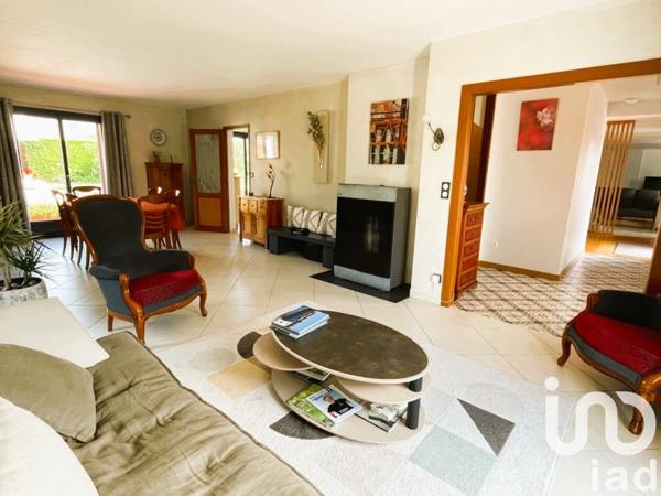 Maison 8 pièces de 220 m² à Cantenay-Épinard (49460)