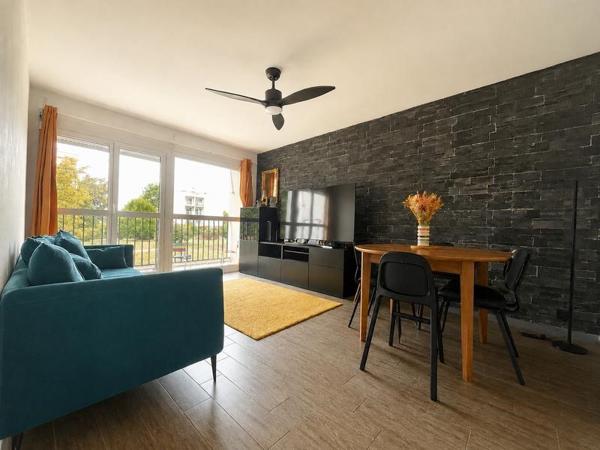 Appartement à louer 1 050 € CC Eysines 3 p 58 m² DPE E