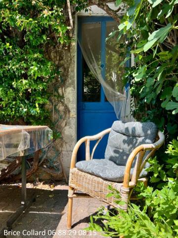 60100 CREIL Maison de ville en pierre 2-3 chambres avec cour et jardin