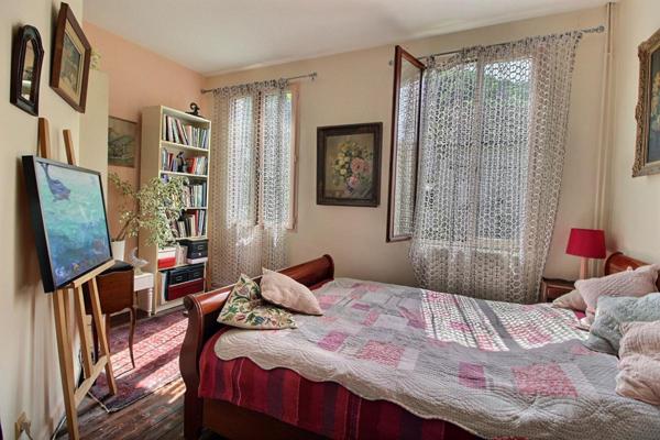 60100 CREIL Maison de ville en pierre 2-3 chambres avec cour et jardin