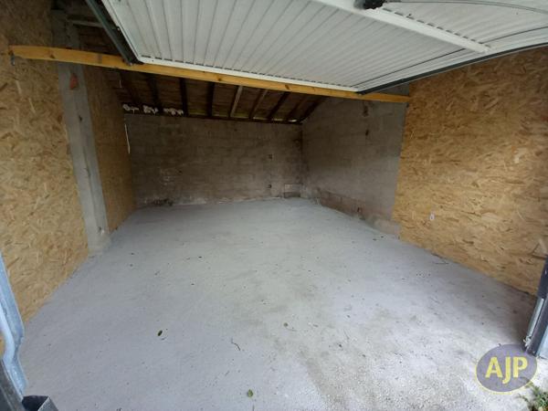Parking à louer Gaillan En Medoc : 100€ - AJP Lesparre Immobilier