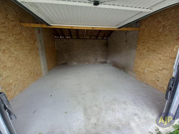 Parking à louer Gaillan En Medoc : 100€ - AJP Lesparre Immobilier