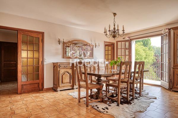 AUBERGENVILLE - Maison 7 pièces 162 m2