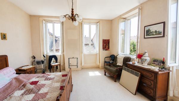 Immeuble de caractère en exclusivité Centre d’Hagetmau Immeuble de caractère en exclusivité Centre d’Hagetmau