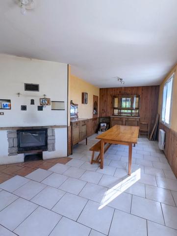 Maison 3 chambres avec grand garage à Prahecq