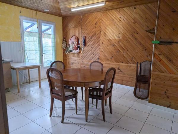Maison 3 chambres avec grand garage à Prahecq