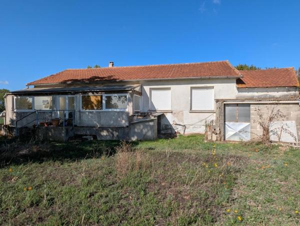 Maison 3 chambres avec grand garage à Prahecq