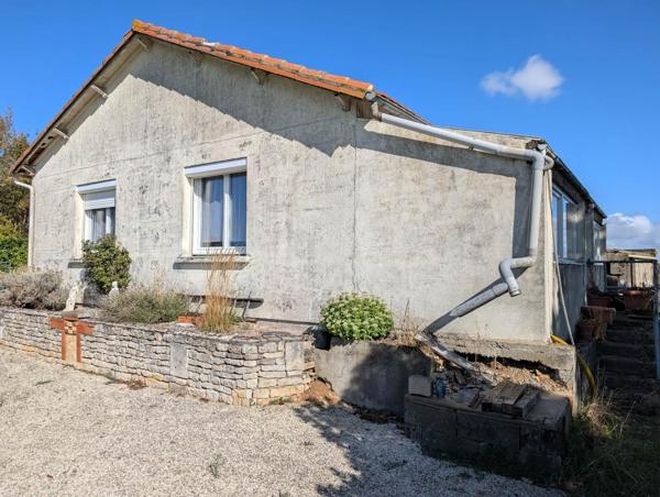 Maison 3 chambres avec grand garage à Prahecq