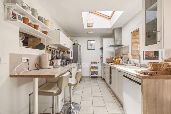 TOUQUES CENTRE – MAISON DE CHARME EN PIERRE – 65 m² – 2 CHAMBRES – TERRASSE INTIME DE 12 m²
