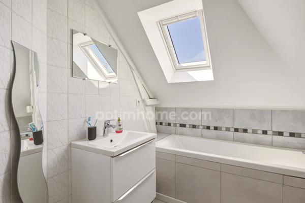 TOUQUES CENTRE – MAISON DE CHARME EN PIERRE – 65 m² – 2 CHAMBRES – TERRASSE INTIME DE 12 m²