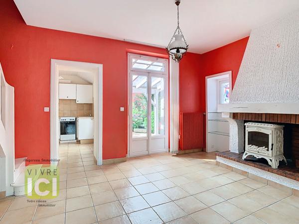 Maison type longère proche centre ville .