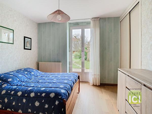 Maison type longère proche centre ville .