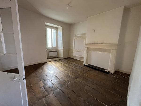 Appartement à vendre |  Saint-Yrieix-la-Perche |  4 pièces | 83 m²