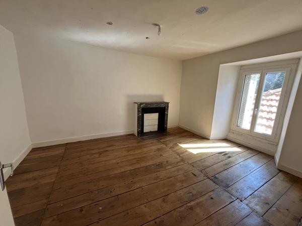 Appartement à vendre |  Saint-Yrieix-la-Perche |  4 pièces | 83 m²