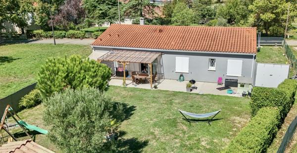 Maison 4 chambres avec jardin, à 2-3 min à pied de l'école et commodités